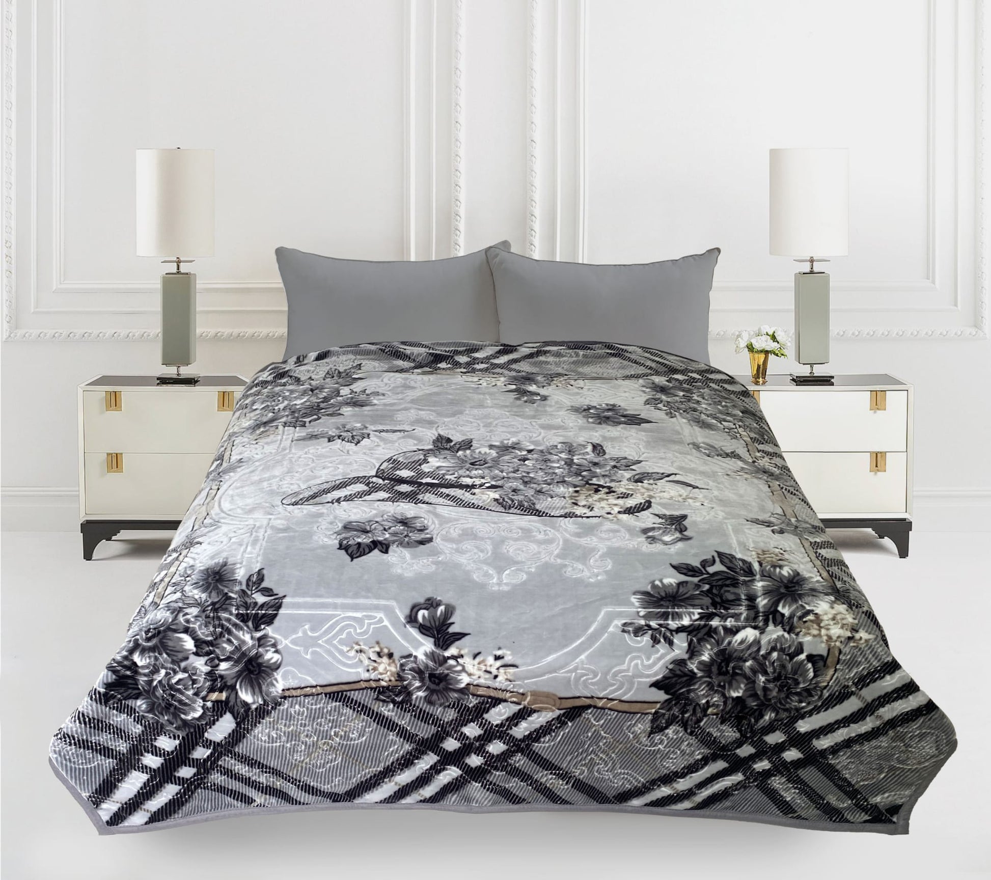 Imperial Home 15-Pound Heavy Plush Mink Blanket in elegant reversible design, ideal for Queen or King beds – ultra-soft and perfect for winter warmth.