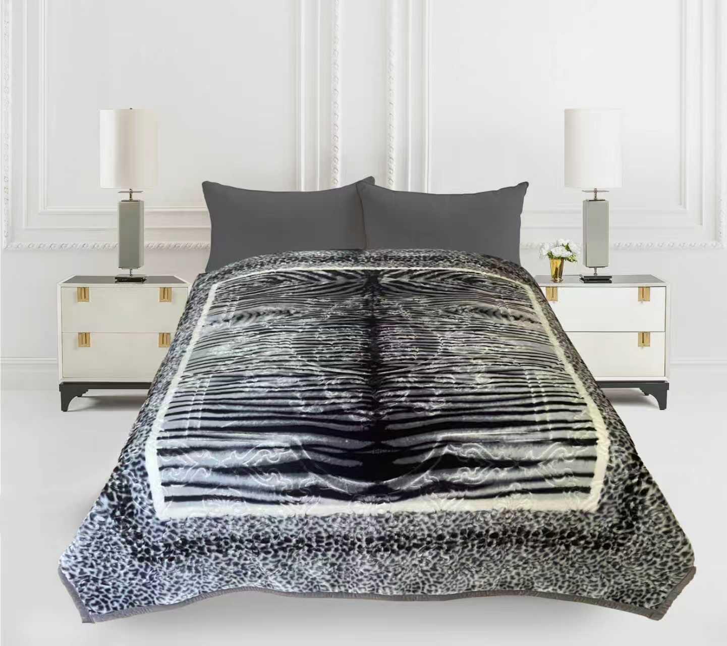 Imperial Home 10lb/4.5kg Heavy Thick Plush Mink Blanket Box of 8